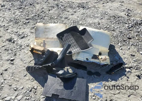 2021 Volvo Xc40 T5 R-Design z USA, uszkodzony, nr VIN YV4162UM4M2438054